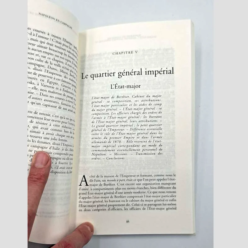 Page 85 du livre Napoléon en campagne, début du Chapitre V sur le quartier général impérial et l'État-major.