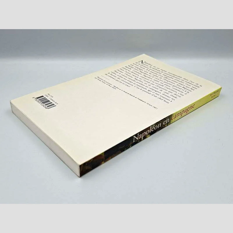 Photo du dos et de la tranche inférieure du livre Napoléon en campagne, édition 2003.